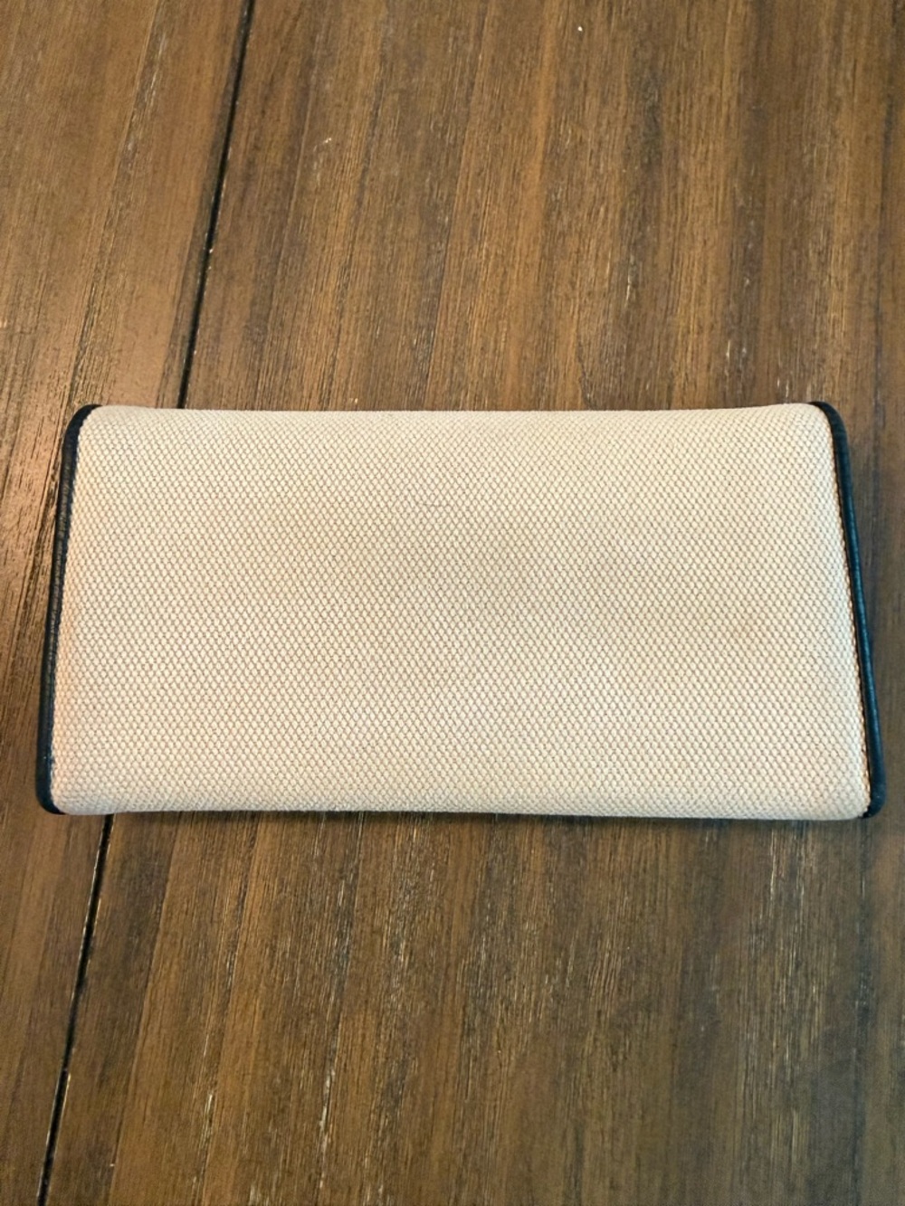 Louis Vuitton Capucines Wallet with Black Trim and Gold LV Emblem - Picture 7 of 10